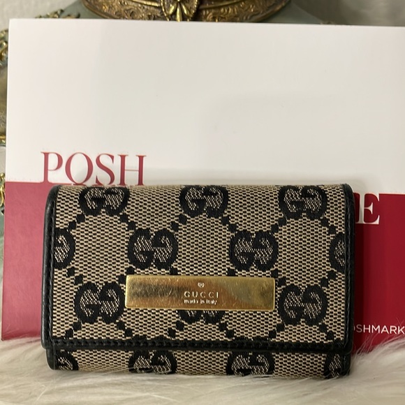 (MT145) Authentic Guccid Keyholder - Picture 3 of 10